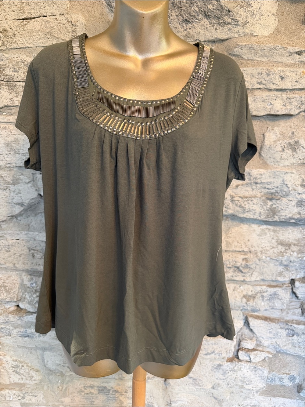 Embellished Scoop Neck Women's Top - Olive